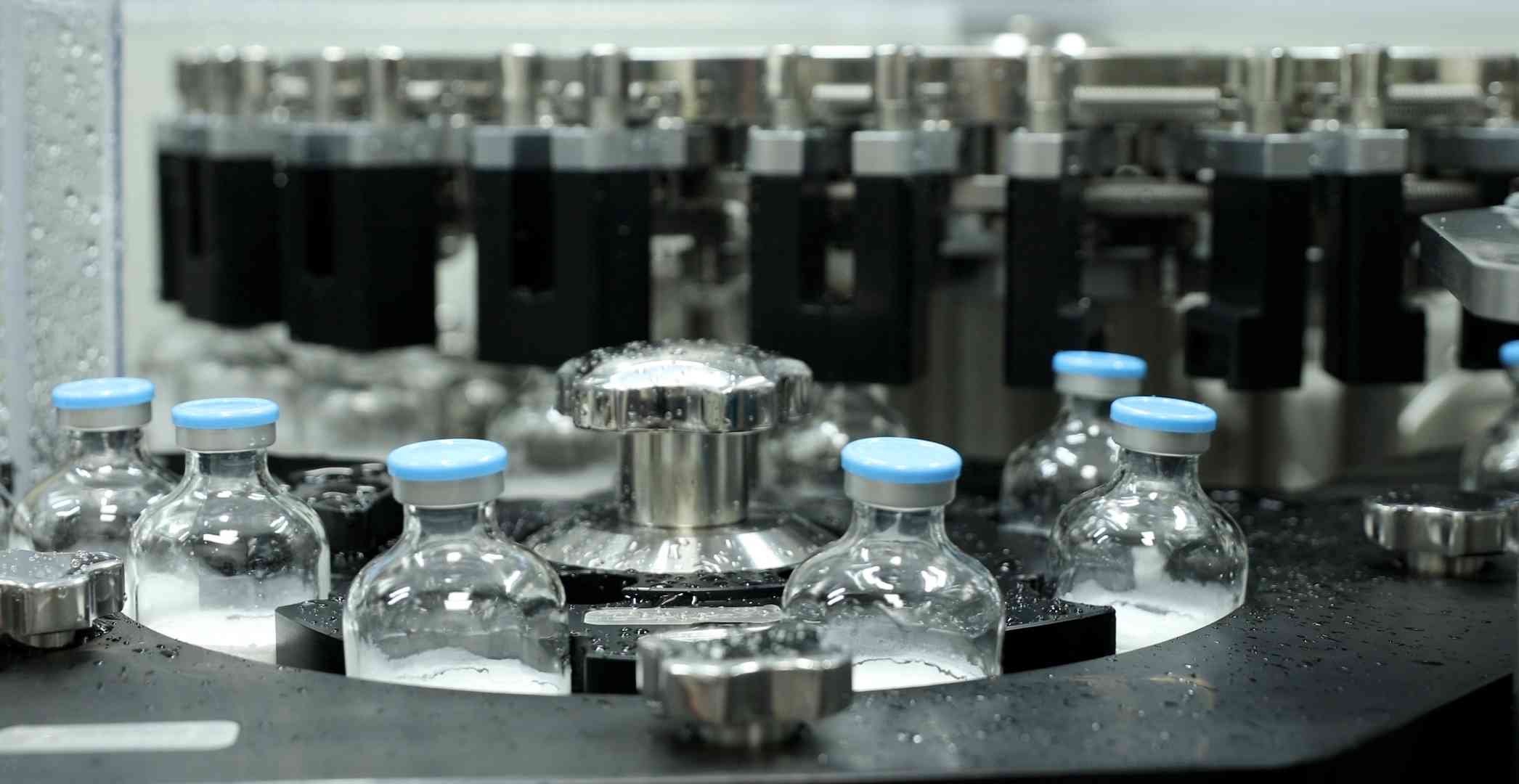 Glycerol-free and lyo-ready enzyme development